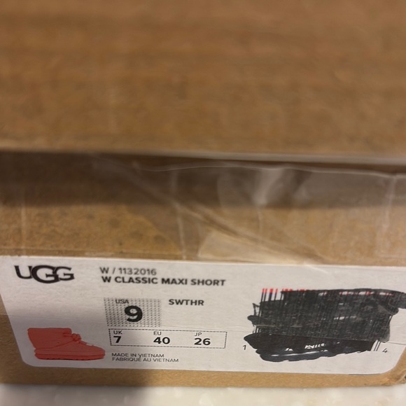 Bright Orange Puffer Boots - Picture 5 of 5